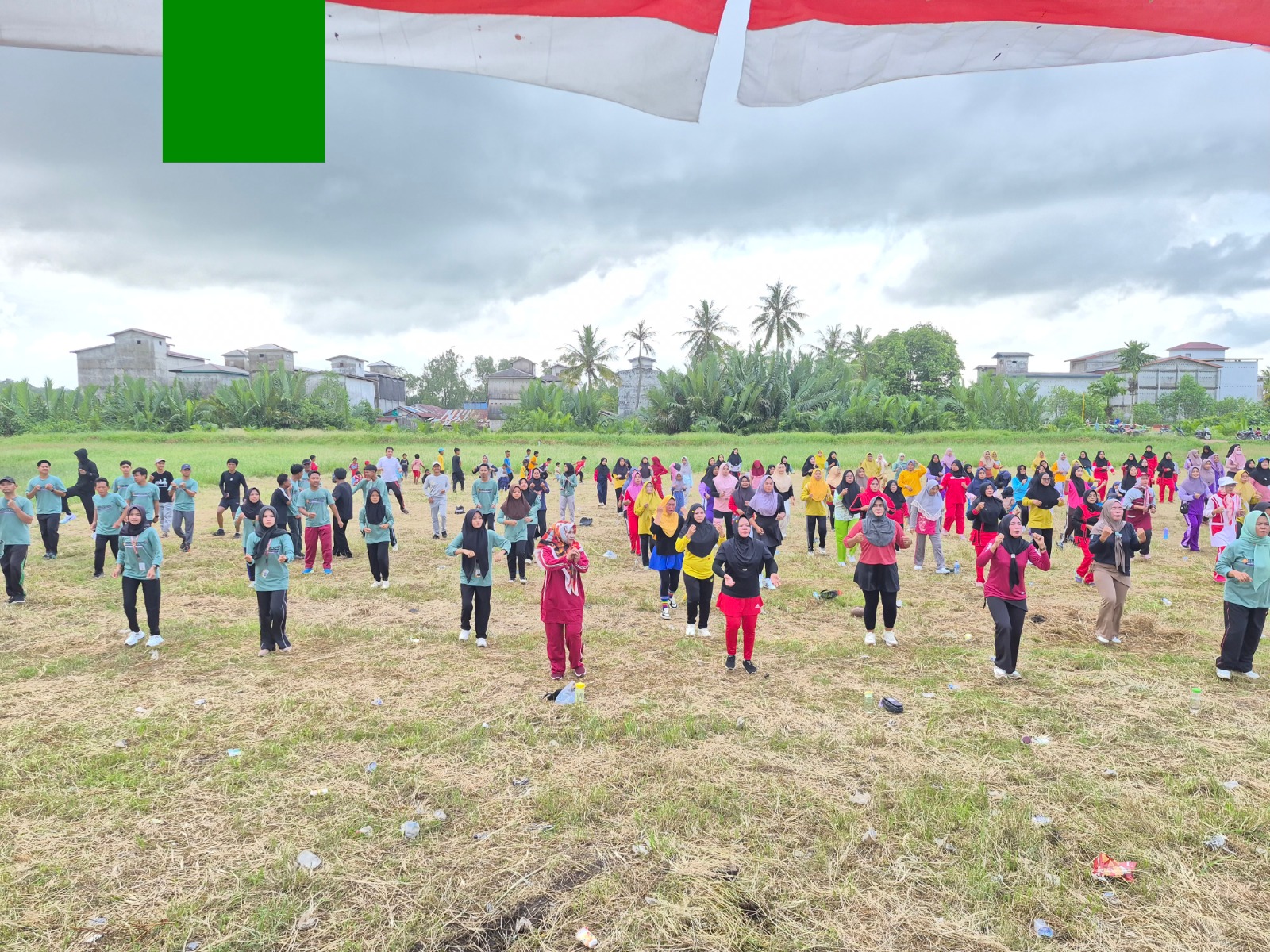 Karang Taruna Sirampe Madeceng Desa Pemusiran Gelar Senam Sehat Berhadiah